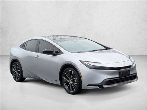 Certified 2023 Toyota Prius XLE image 3