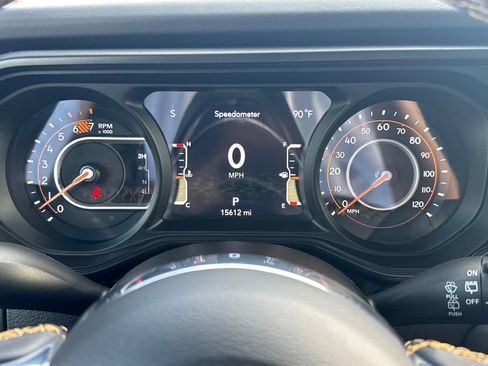 Used 2024 Jeep Wrangler Unlimited Sahara w/ Technology Group AWD/4WD image 26