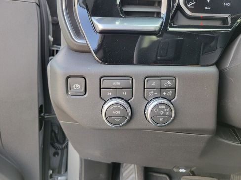 New 2026 GMC Sierra 1500 SLT image 20