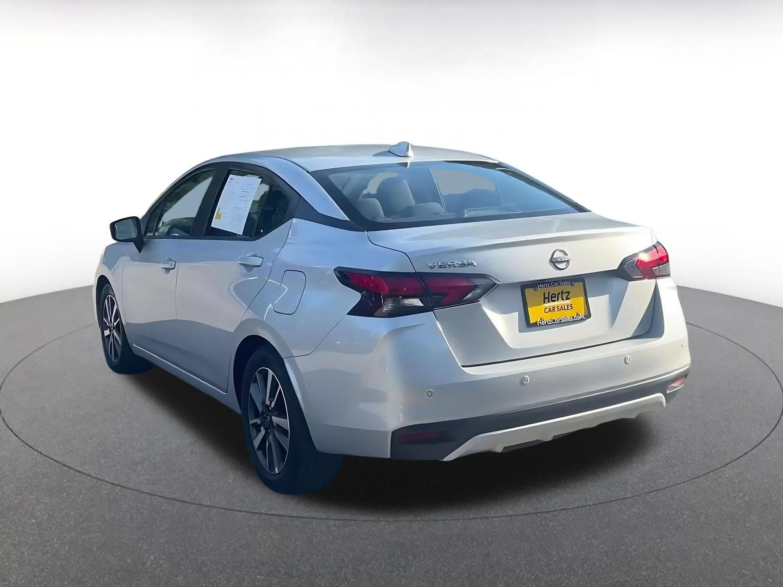 Used 2025 Nissan Versa SV FWD image 10