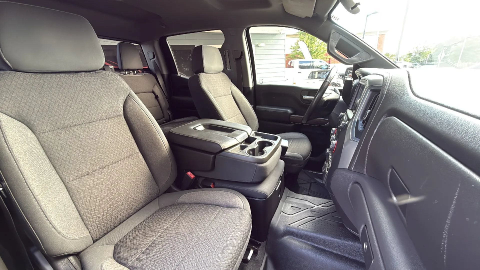 Used 2020 Chevrolet Silverado 1500 LT w/ All-Star Edition AWD/4WD image 28