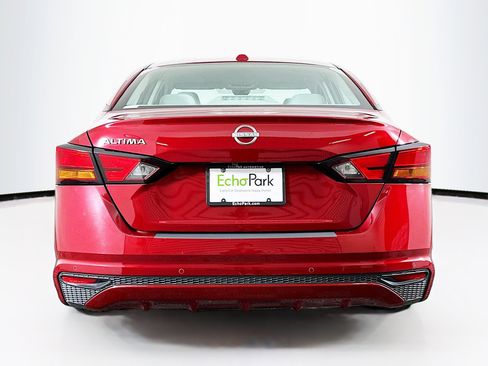 Used 2025 Nissan Altima 2.5 SV image 7