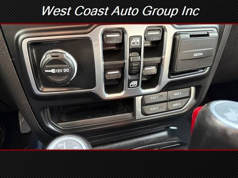 Used 2023 Jeep Wrangler Unlimited Sahara image 24