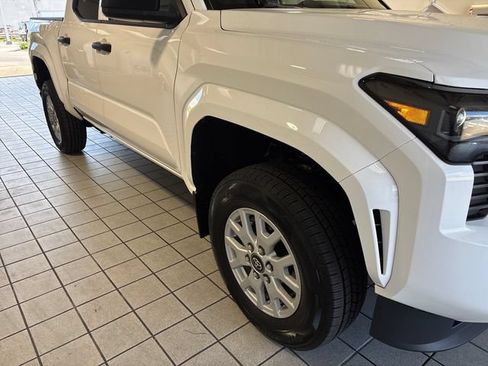 Used 2024 Toyota Tacoma SR AWD/4WD image 20