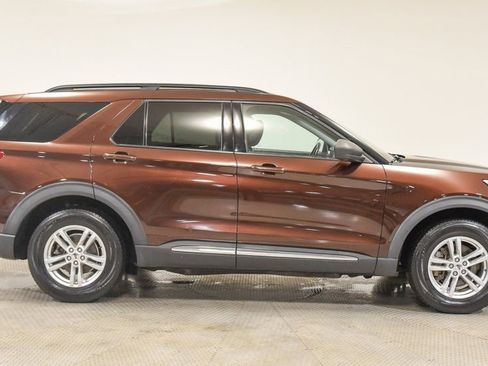 Used 2020 Ford Explorer XLT w/ Equipment Group 202A image 12
