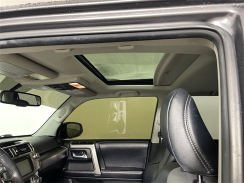 Used 2019 Toyota 4Runner SR5 Premium image 17