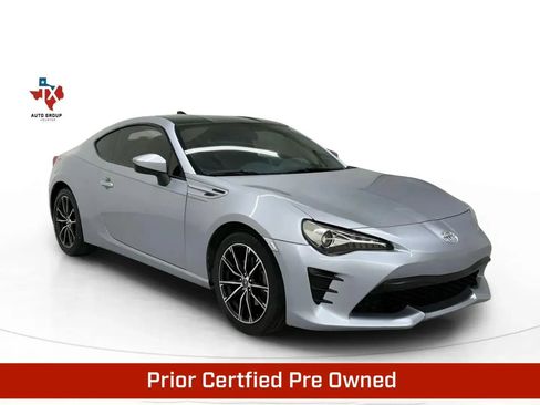 Used 2017 Toyota 86 image 1