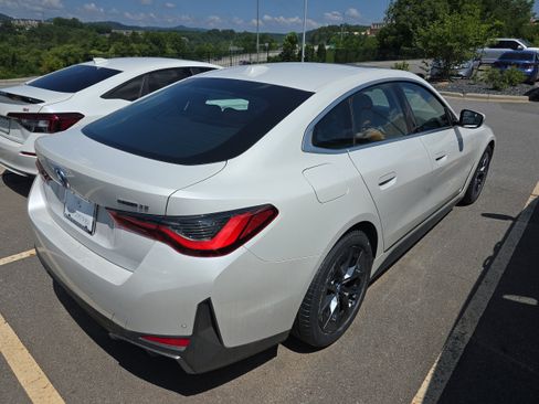 Used 2024 BMW i4 eDrive35 w/ Premium Package RWD image 2