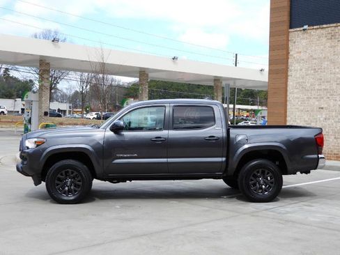 Used 2020 Toyota Tacoma SR5 image 16