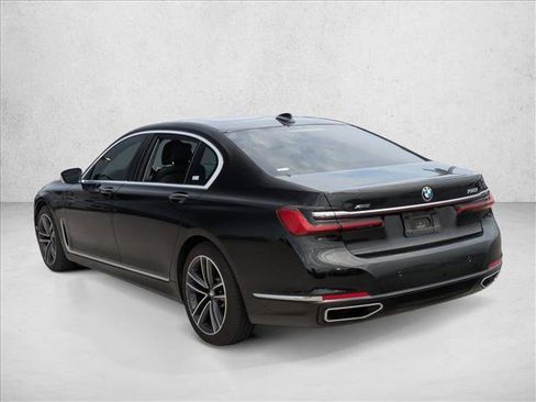 Used 2021 BMW 750i xDrive w/ Autobahn Package AWD/4WD image 7