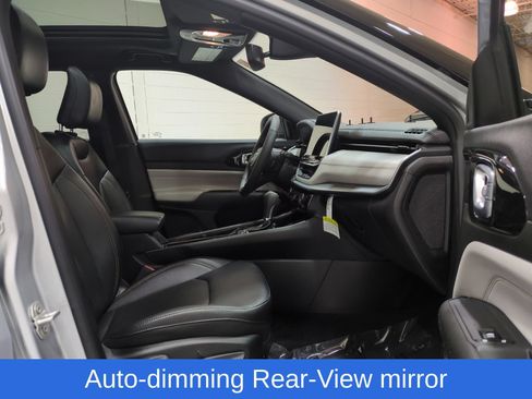 Used 2024 Jeep Compass Limited w/ Sun and Sound Group AWD/4WD image 9