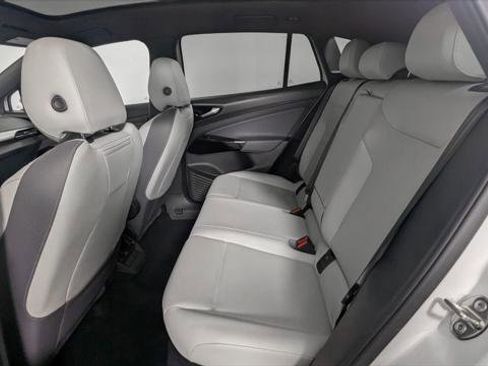 Used 2021 Volkswagen ID.4 Pro S w/ Gradient Package image 18