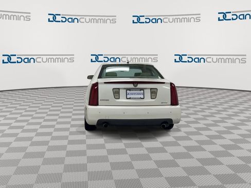 Used 2006 Cadillac STS w/ Preferred Equipment Group RWD image 7