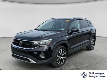 Used 2023 Volkswagen Taos SE w/ Panoramic Sunroof Package