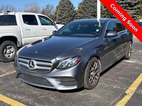 Used 2017 Mercedes-Benz E 300 4MATIC image 3