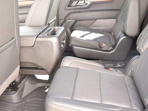 New 2026 GMC Yukon XL Denali AWD/4WD image 29