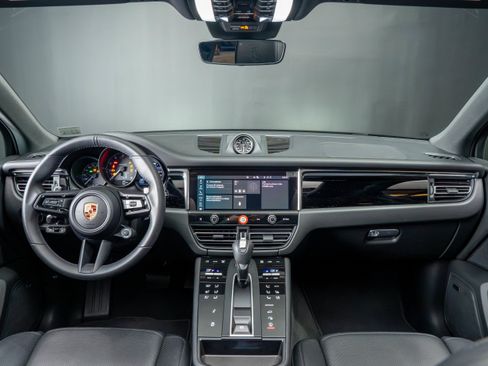 Certified 2025 Porsche Macan Turbo AWD/4WD image 28