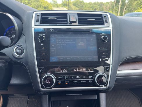 Used 2018 Subaru Outback 2.5i Limited AWD/4WD image 9