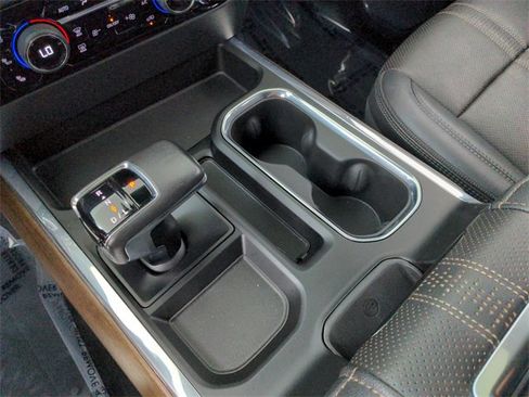 Used 2022 Chevrolet Silverado 1500 High Country w/ Technology Package image 31