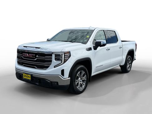 Used 2025 GMC Sierra 1500 SLT RWD image 1