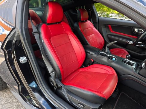Used 2019 Ford Mustang GT Premium w/ GT Performance Package RWD image 34