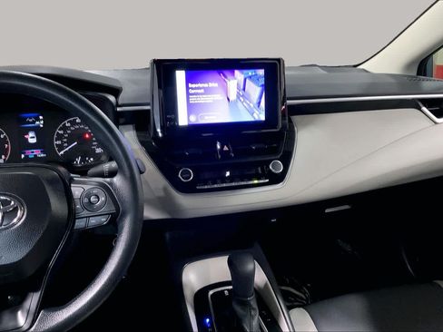 Used 2025 Toyota Corolla LE FWD image 7