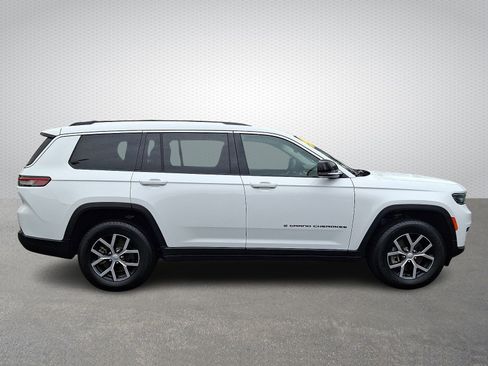 Used 2024 Jeep Grand Cherokee L Limited image 7