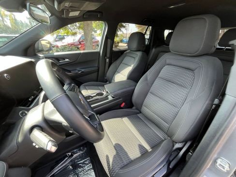 Used 2025 Chevrolet Equinox LT image 34