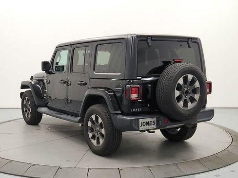 Used 2019 Jeep Wrangler Unlimited Sahara AWD/4WD image 5