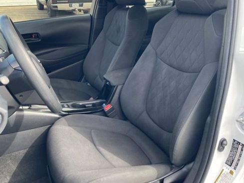 Used 2022 Toyota Corolla LE image 11