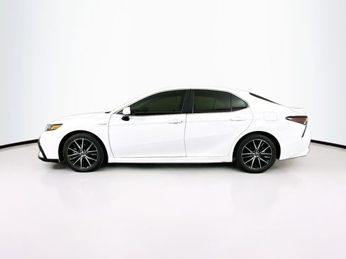 Used 2021 Toyota Camry SE FWD image 4