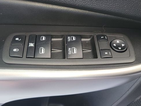 Used 2022 Jeep Cherokee Latitude Lux w/ Mopar Interior Package AWD/4WD image 32