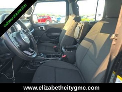 Used 2018 Jeep Wrangler Unlimited Sport AWD/4WD image 4