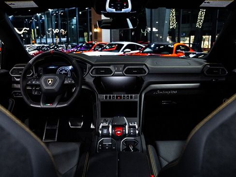 Used 2023 Lamborghini Urus Performante AWD/4WD image 29