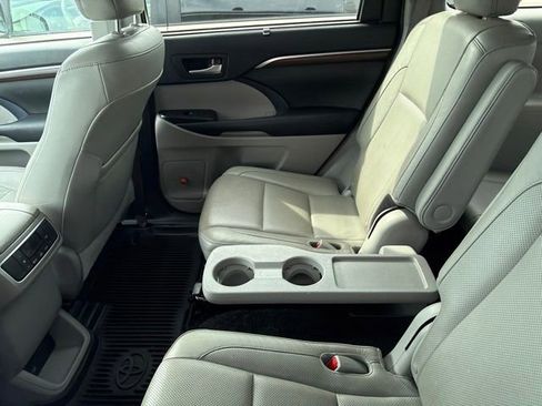 Used 2016 Toyota Highlander Limited AWD/4WD image 9