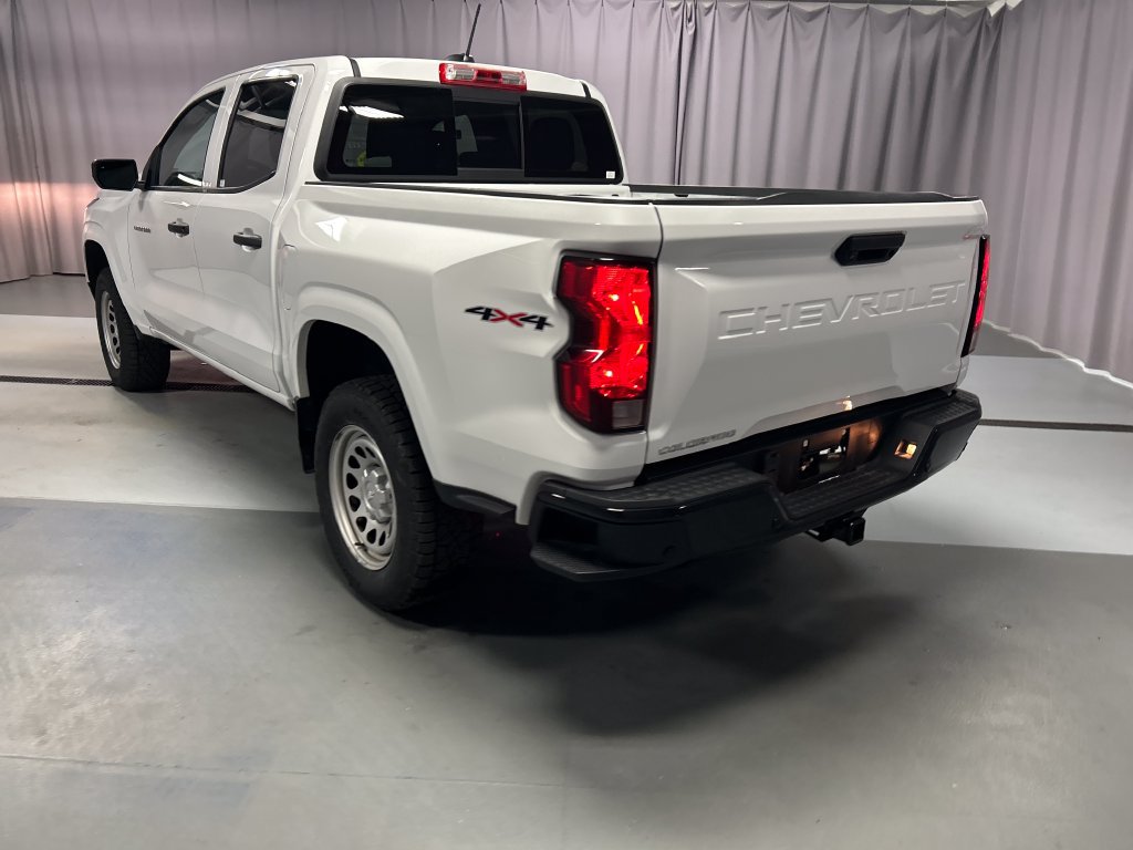 Used 2023 Chevrolet Colorado W/T w/ Advanced Trailering Package AWD/4WD image 5