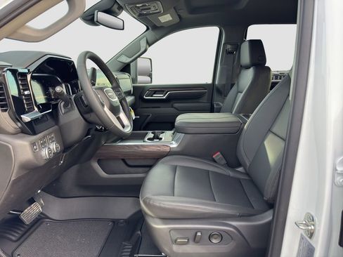 New 2026 GMC Sierra 2500 SLT w/ SLT Convenience Package image 9