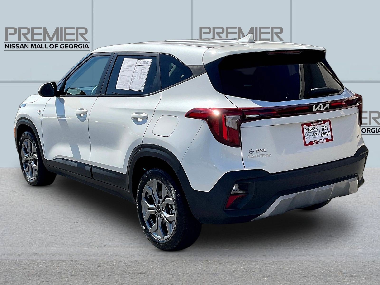 Used 2024 Kia Seltos LX AWD/4WD image 5