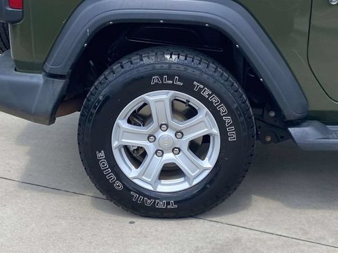 Used 2022 Jeep Wrangler Sport AWD/4WD image 11