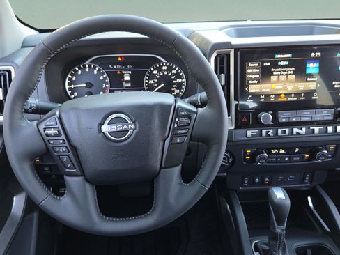 New 2026 Nissan Frontier SV w/ SV Convenience Package AWD/4WD image 11
