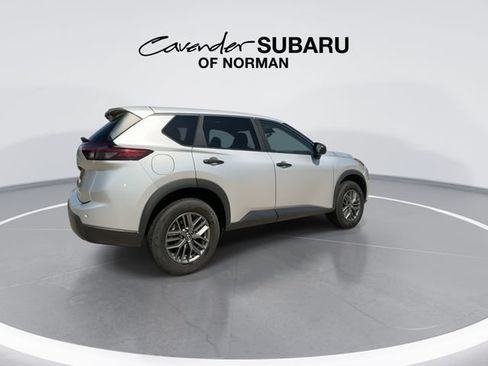 Used 2024 Nissan Rogue S FWD image 8