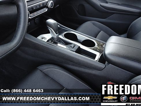 Used 2024 Nissan Altima 2.5 SV FWD image 29
