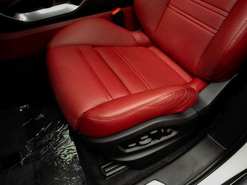 Used 2022 Porsche Cayenne Turbo S AWD/4WD image 32
