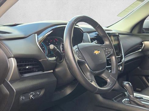 Used 2019 Chevrolet Traverse LT w/ LT Premium Package FWD image 9