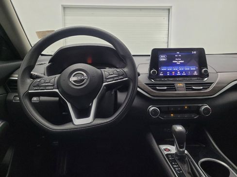 Used 2024 Nissan Altima 2.5 SV image 22