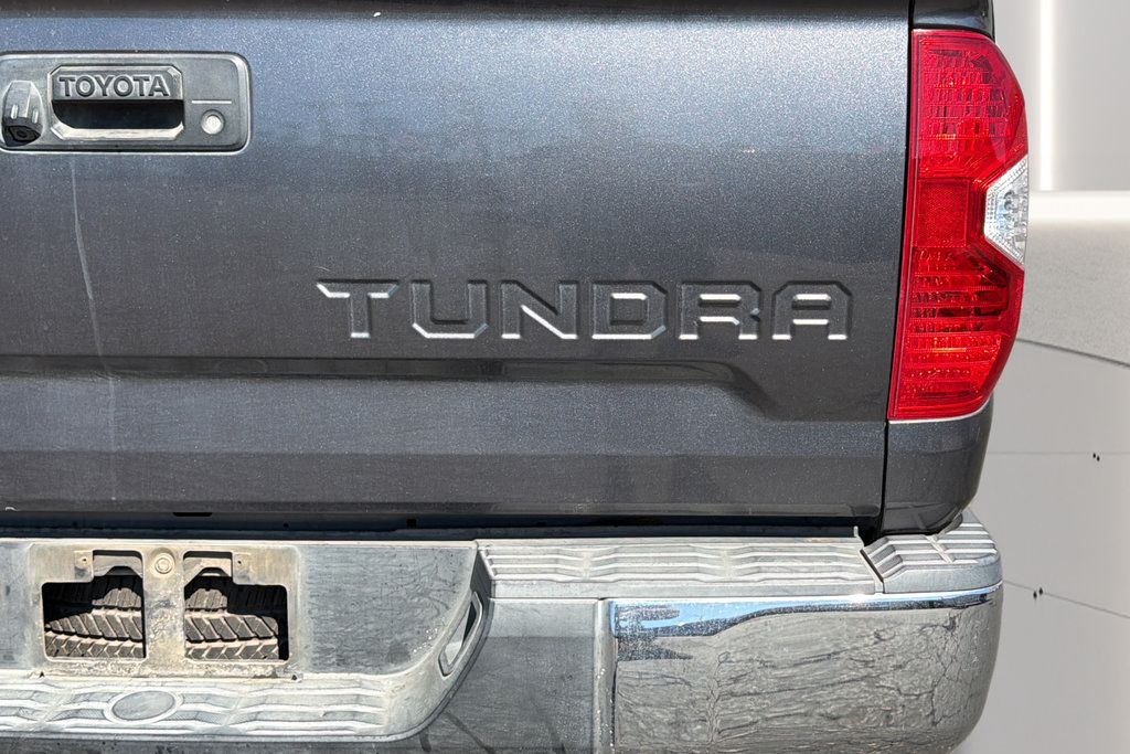 Used 2016 Toyota Tundra SR5 w/ SR5 Upgrade Package AWD/4WD image 14