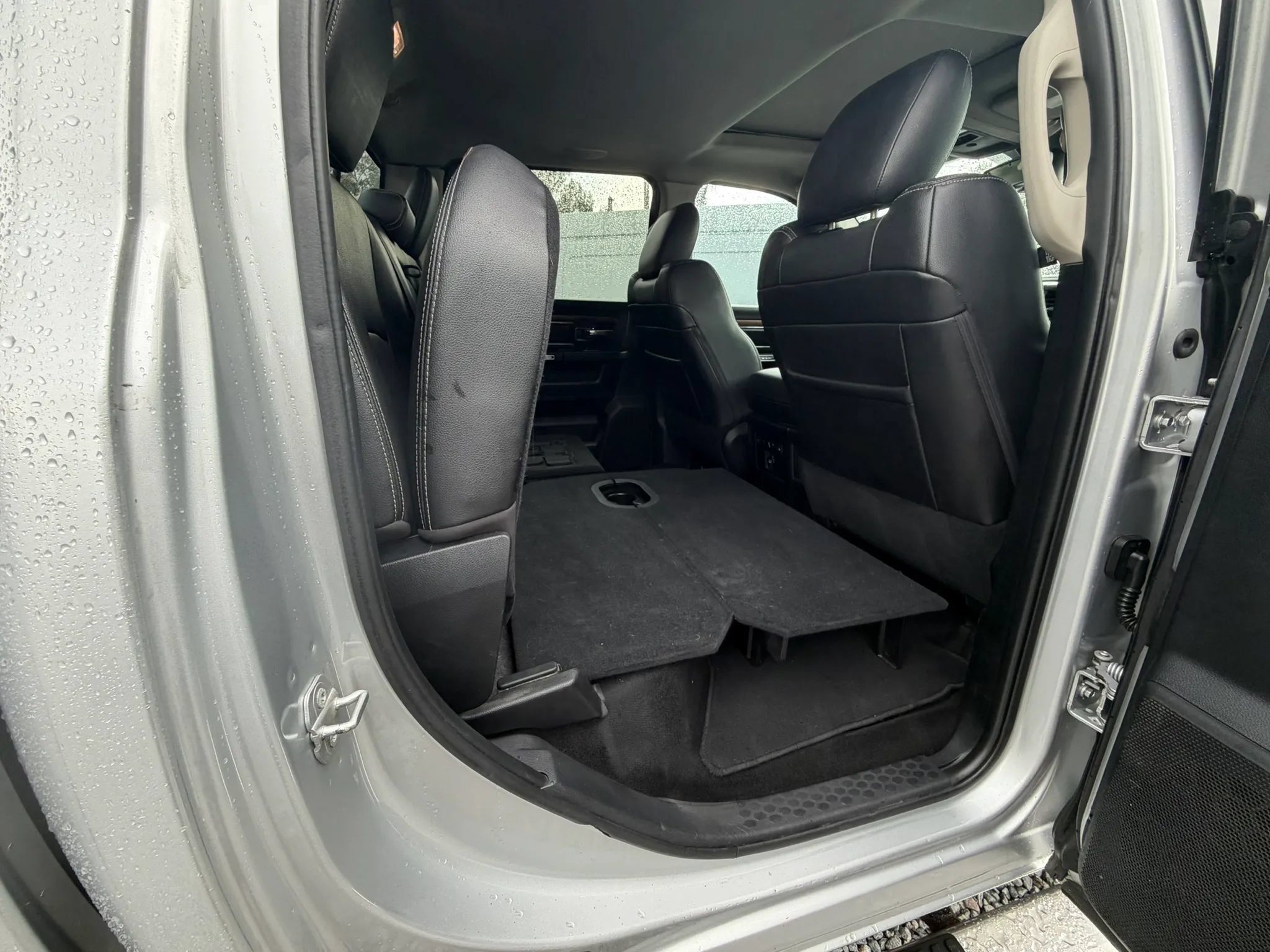 Used 2015 RAM 2500 Laramie AWD/4WD image 30