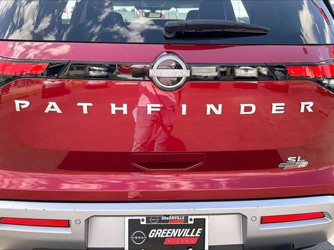 Certified 2024 Nissan Pathfinder SL w/ SL Premium Package FWD image 10