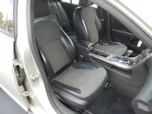 Used 2013 Chevrolet Malibu LT FWD image 38