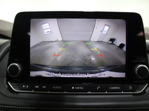 Used 2023 Nissan Rogue S image 45